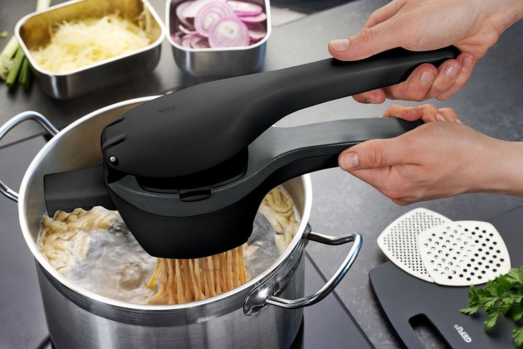 GEFU Kartoffelpresse »PRESCO«, (1 St.), Zum Pressen Von Kartoffeln, Obst, Für Spaghetti-Eis Oder Spätzle