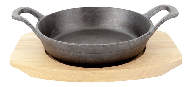 GIETIJZER GRATINSCHOTEL RD 15.5CM OP BERKENHOUTEN PLANKJE